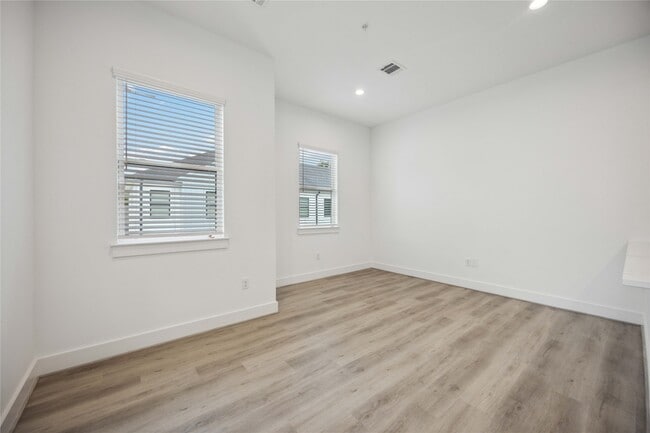 Building Photo - 4613 Indie Hts Ln