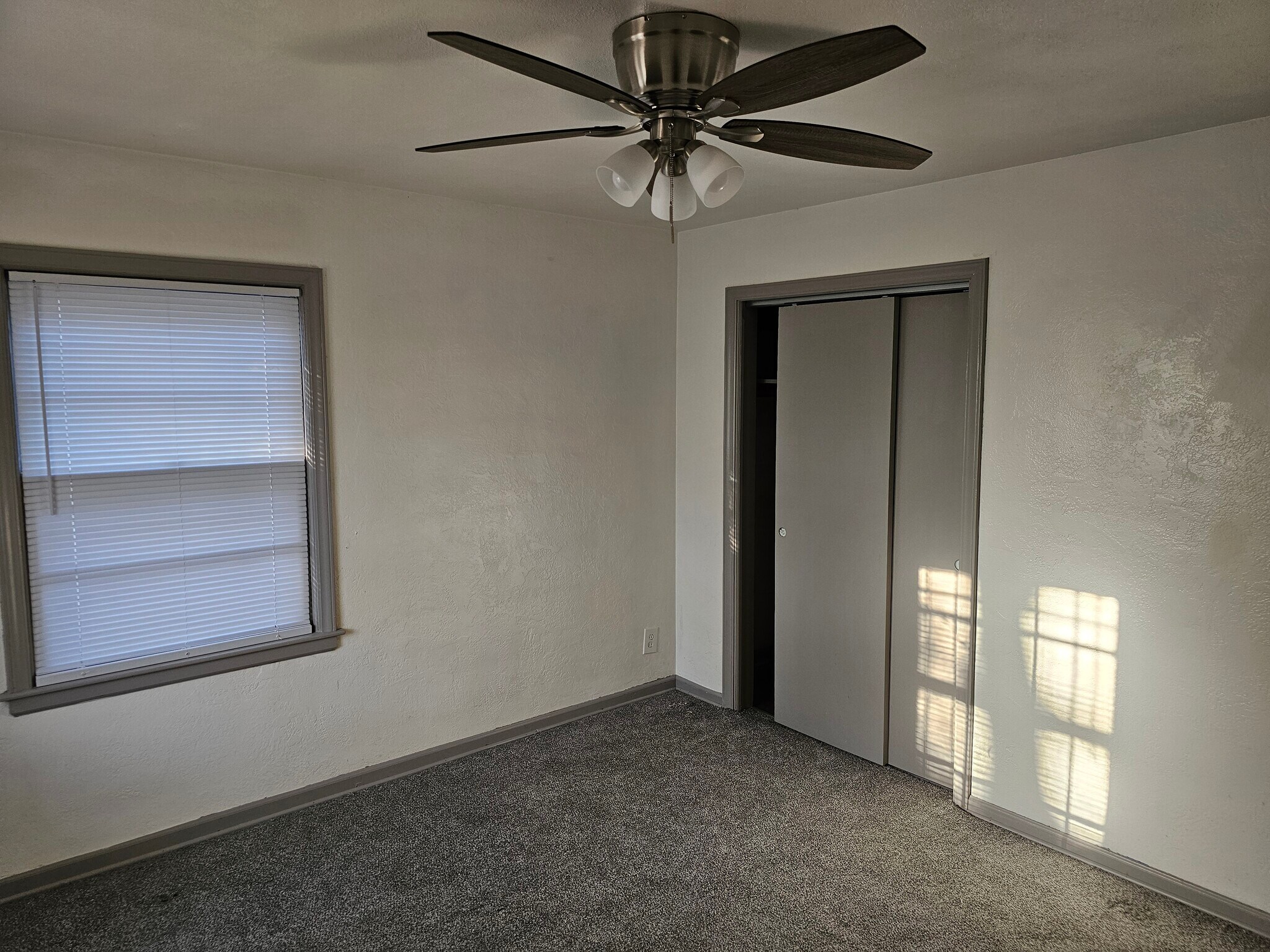 Building Photo - 5240 Highland Ave