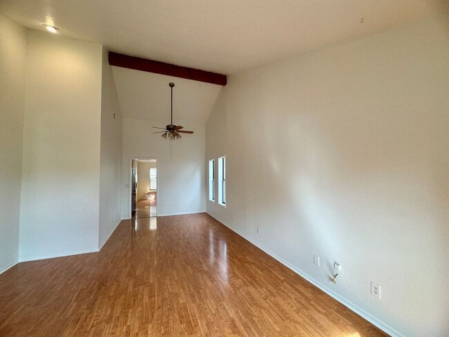 Building Photo - Adorable Home Available Now in Davis!