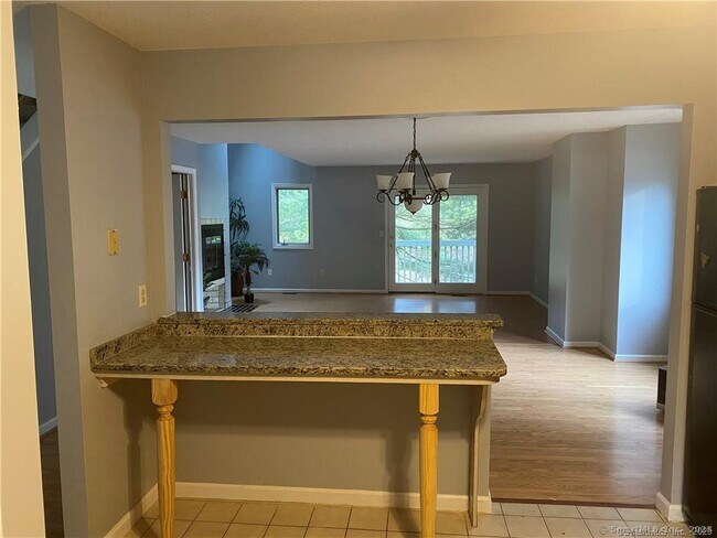 Building Photo - 719 Sandstone Dr