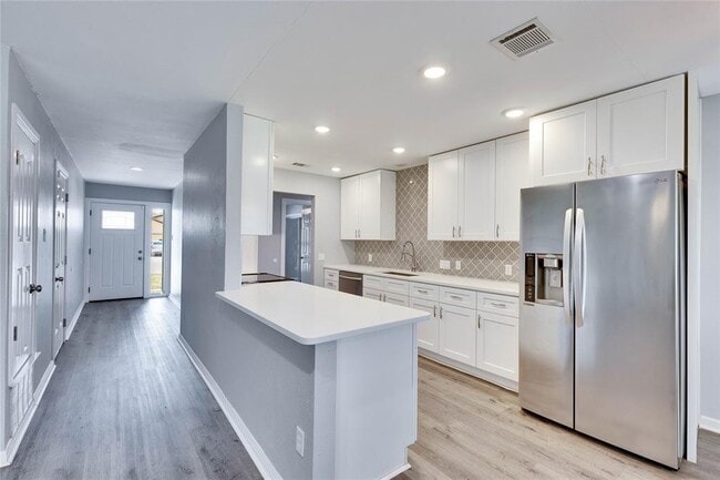 Building Photo - 1712 W Mesa Park Dr