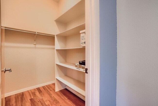 Building Photo - 2421 Rose Ct