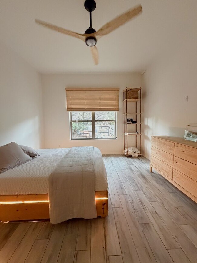 Building Photo - Gorgeous Home - MUST SEE!!