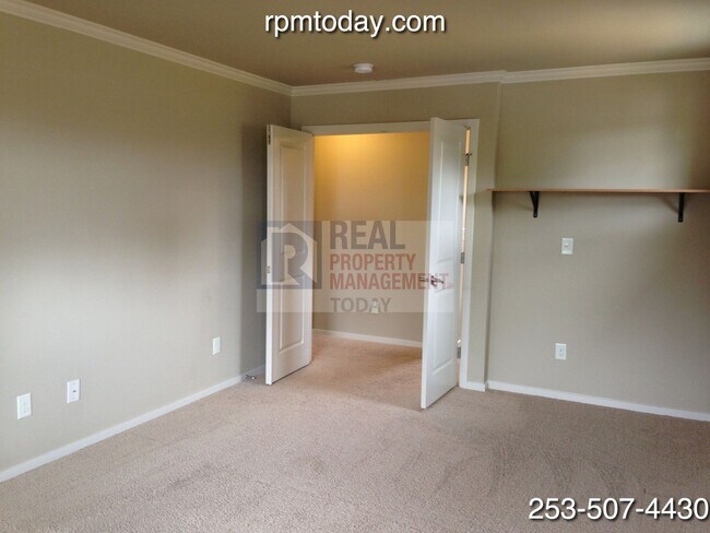 Building Photo - 20404 5th Ave Ct E