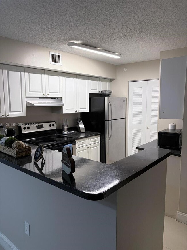 Building Photo - 12124 St.Andrews Pl