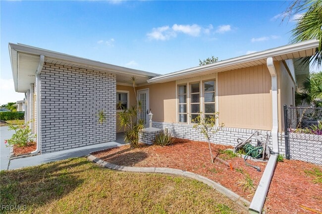 Building Photo - 6004 Deming Ave