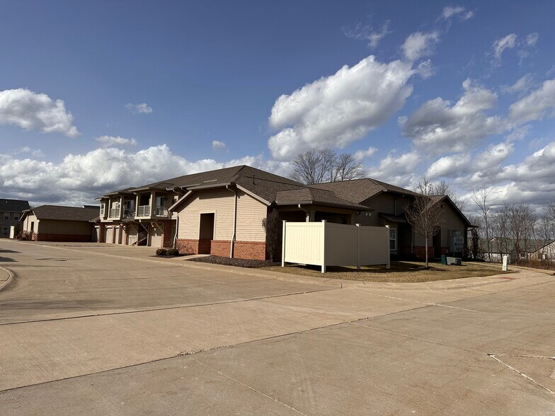 Building Photo - 1065 Reimer Rd