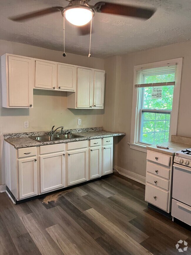 Building Photo - 809 S Fred Shuttlesworth Cir