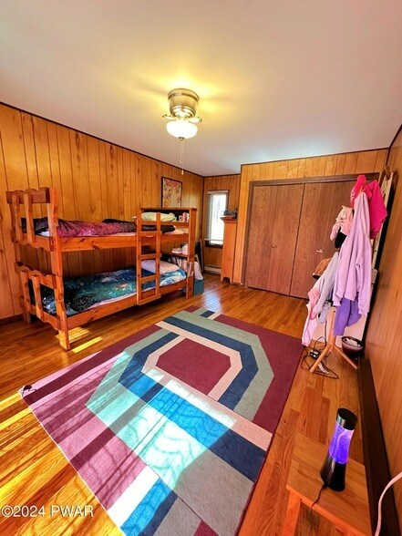 Building Photo - 402 Canoe Brook Dr