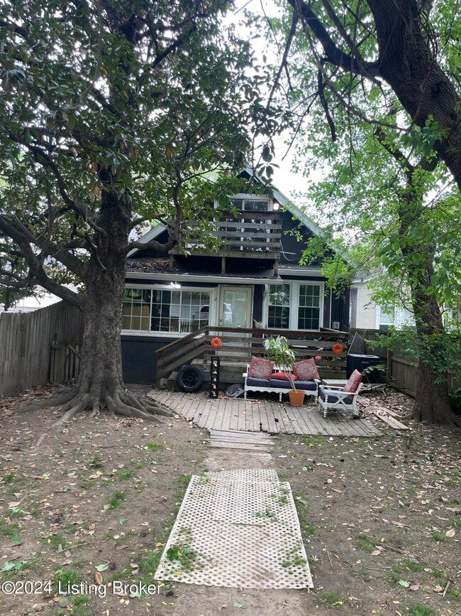 Building Photo - 2052 Midland Ave