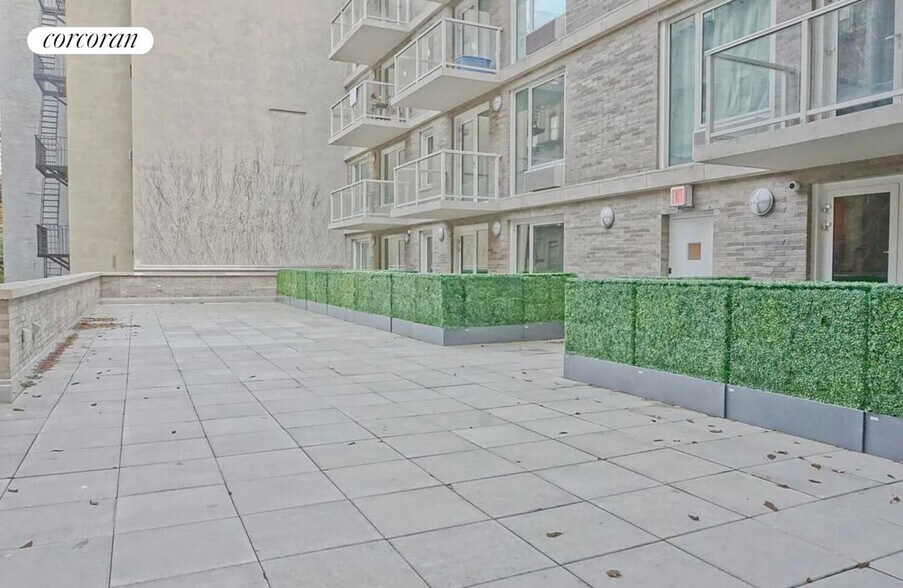 Building Photo - 111 E 115th St