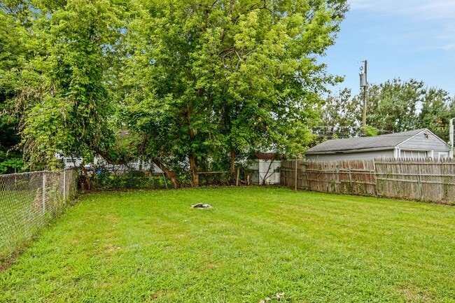 Building Photo - 6838 Republic