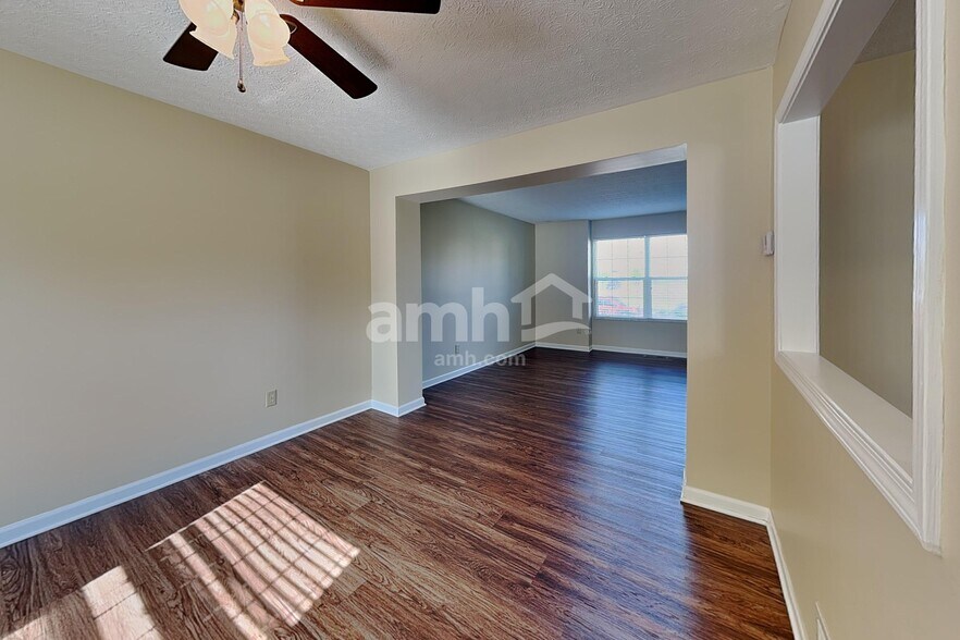 Building Photo - 12400 Bentwood Farms Dr