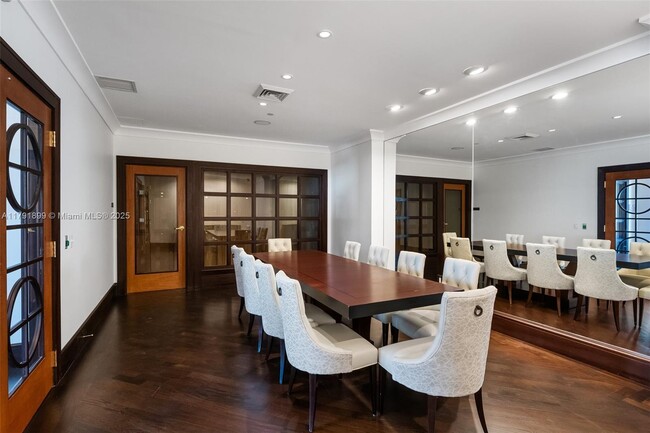 Building Photo - 610 W Las Olas Blvd