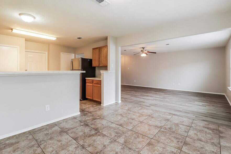 Building Photo - 6511 McCharen Ct