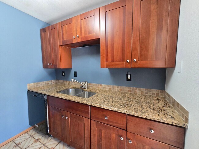 Building Photo - First Floor One Bedroom Condo in Lafayette, CO!