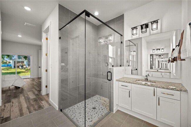 Building Photo - 1515 Nelson Rd N