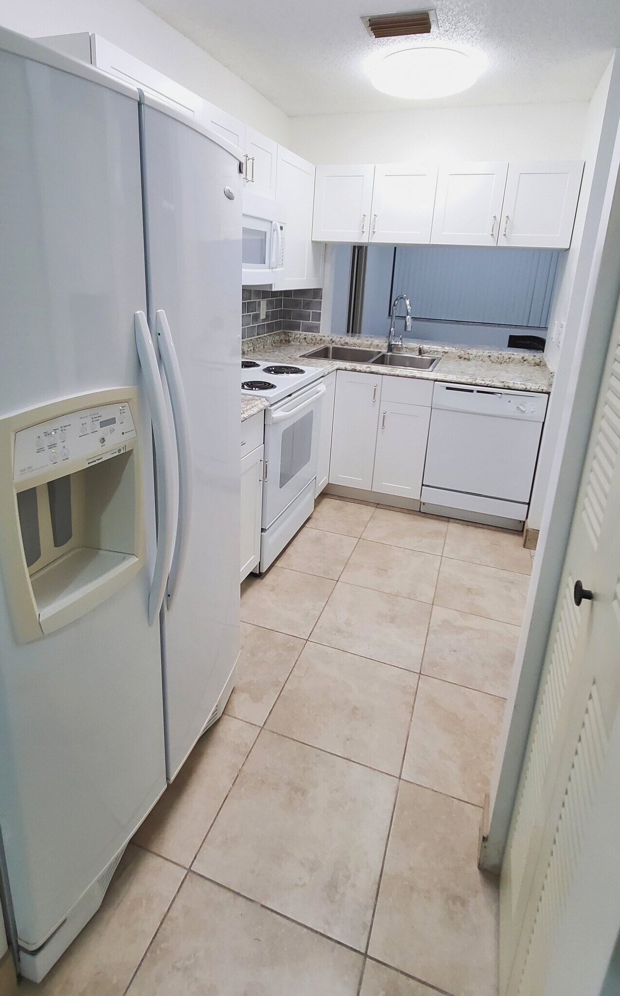 Building Photo - 1379 Summit Run Cir