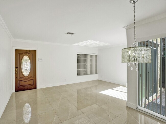 Building Photo - 1257 NW 91st Ave