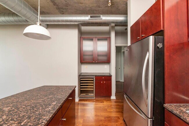 Building Photo - 700 N Larrabee St