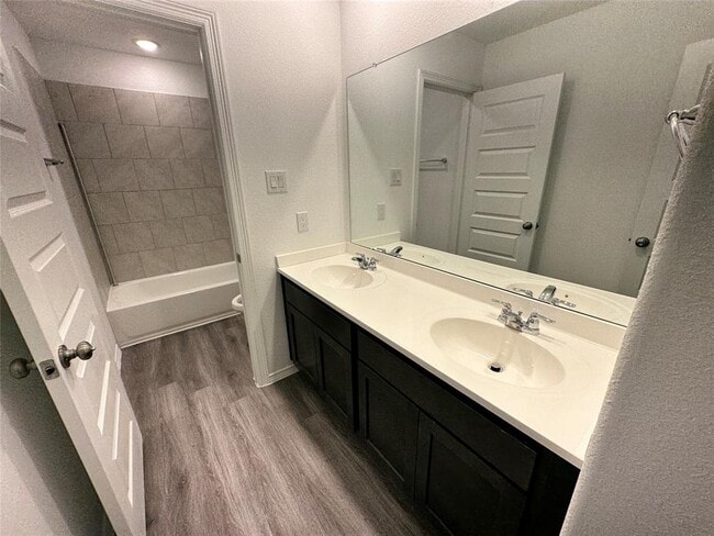 Building Photo - 16496 Moss Ln