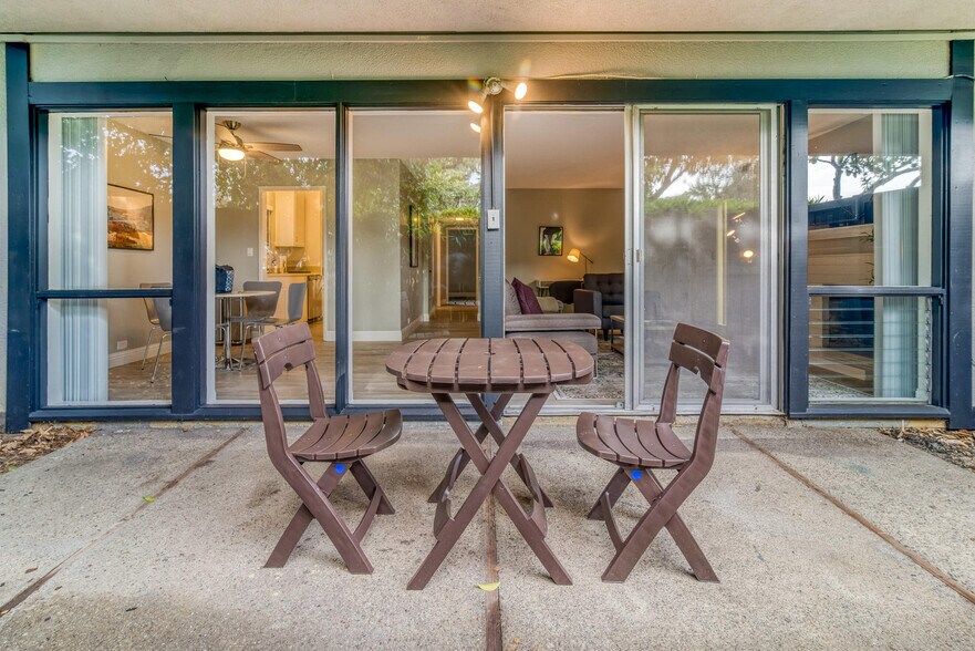 Building Photo - 801 Middlefield Rd