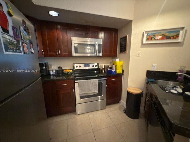 Building Photo - 12760 Vista Isles Dr