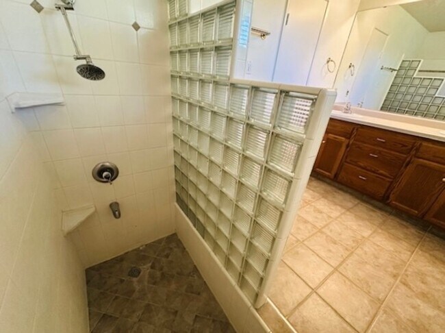 Building Photo - $3,300 Fowler & Shepherd, 4 Bed / 2.5 Bath...