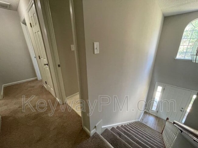 Building Photo - 5780 Carriage Hills Dr