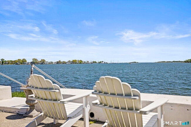 Building Photo - 100 Shorefront Park