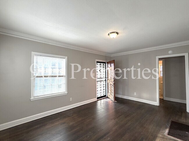 Building Photo - 570 Shotwell St