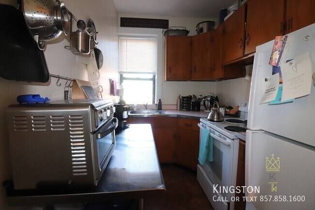 Building Photo - 126 Babcock St