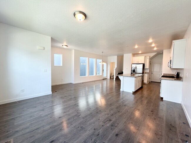 Building Photo - 4430 W 2550 N
