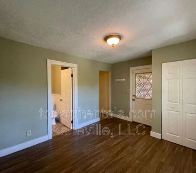 Building Photo - 1316 Hyman Ave