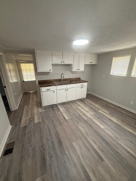Building Photo - 537 37th Ter W