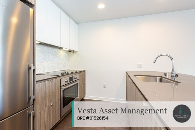 Building Photo - Designer 2-Bedroom in Iconic VIDA Residences