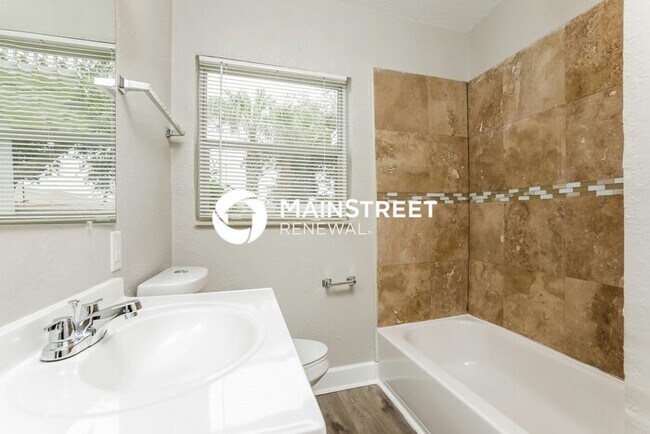 Building Photo - 3 Bedroom Pet-Friendly Home in Orlando, FL with Main Street Renewal