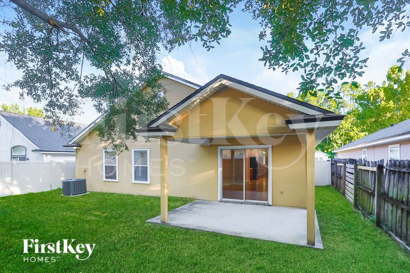 Building Photo - 1460 Greenway Pl