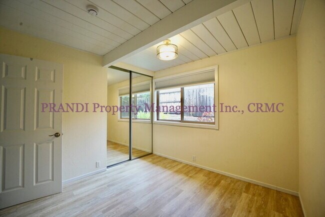 Building Photo - 1309 Idylberry Rd