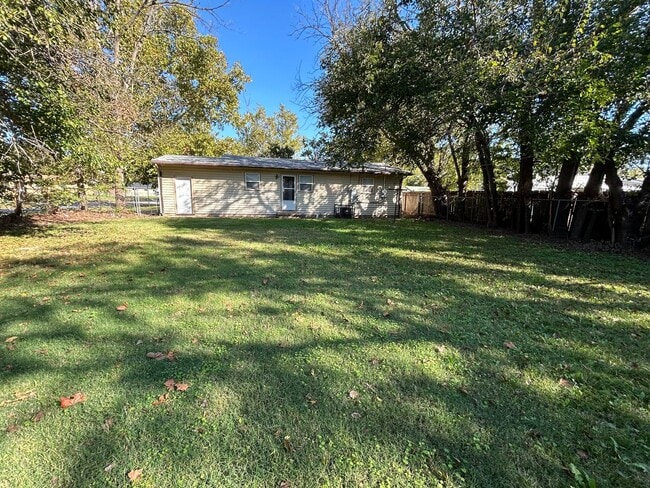Building Photo - 3 Bedroom on S Glenn, Wichita KS!