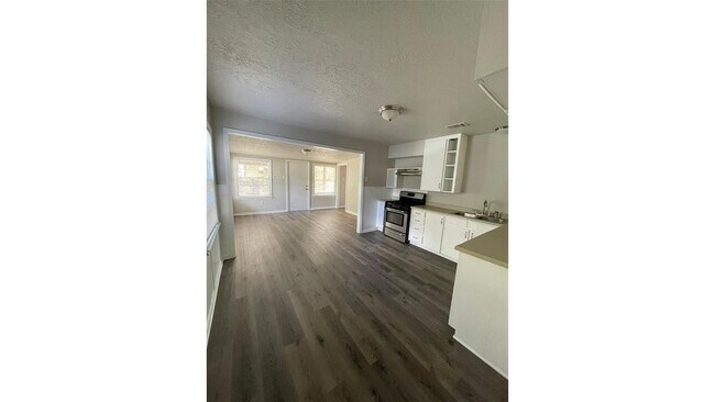 Building Photo - 606 Marshall St