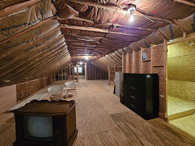 Building Photo - 1876 S Mt Juliet Rd