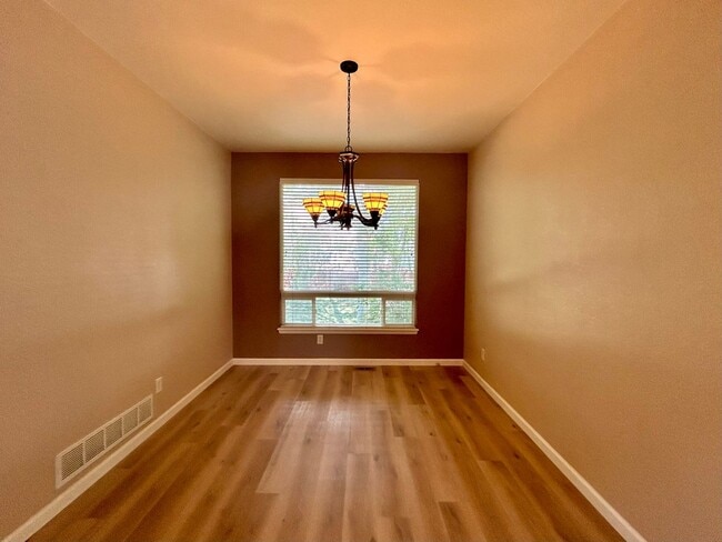 Building Photo - Spacious 3Bd Home in the Broadlands
