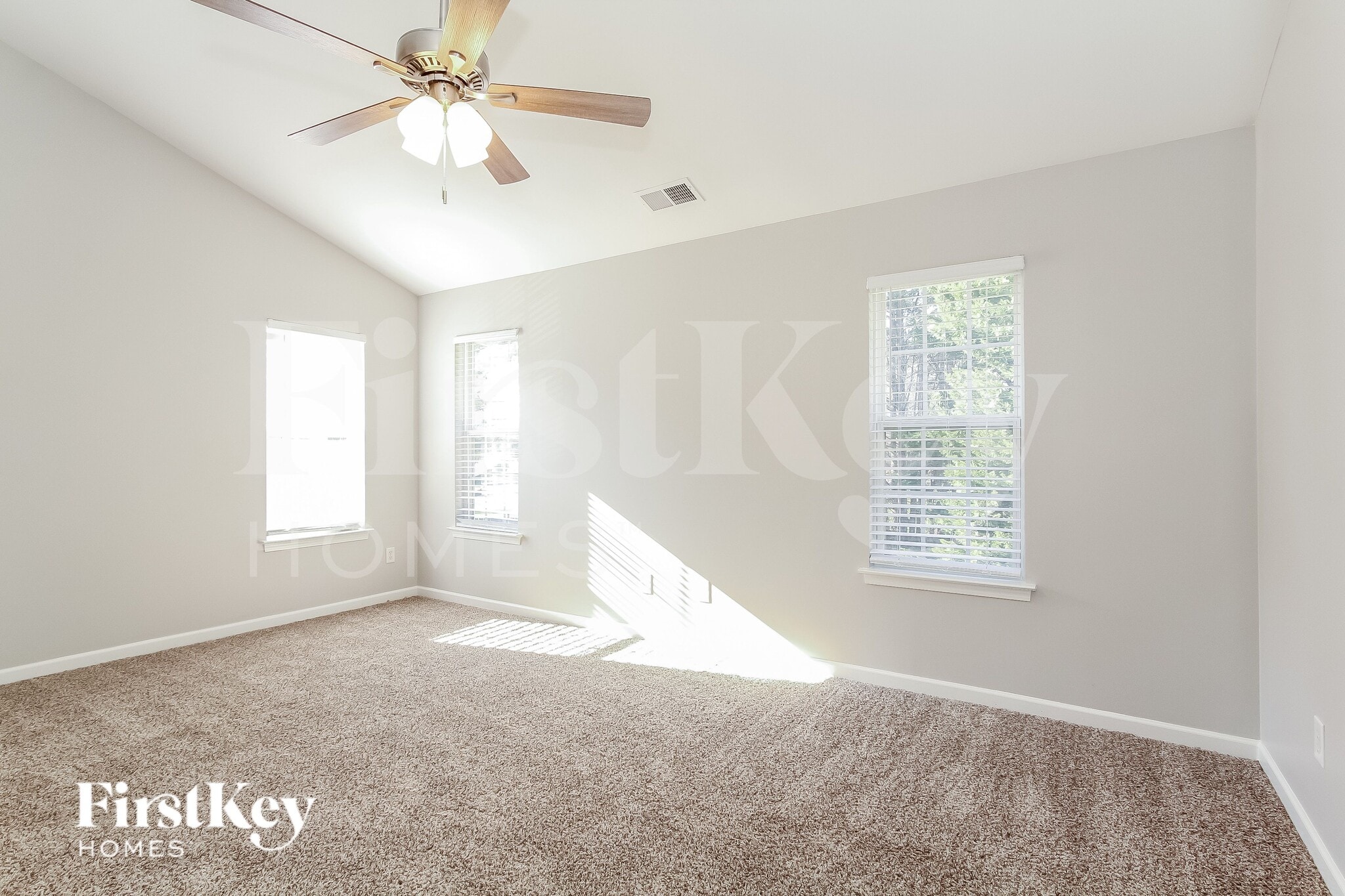 Building Photo - 6015 Forest Pond Dr
