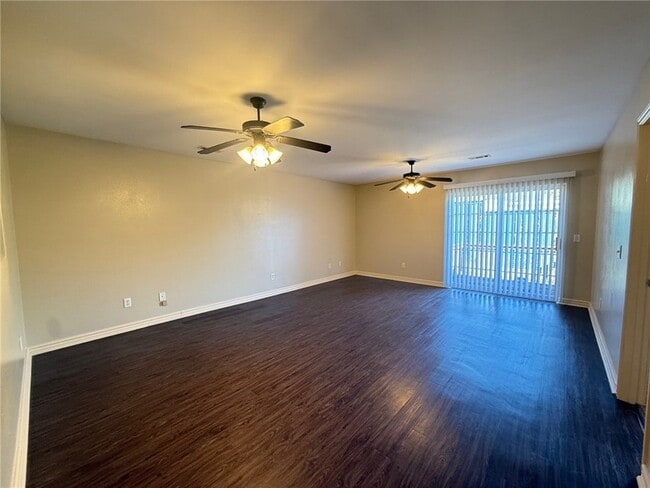 Building Photo - 245 Graystone Cir