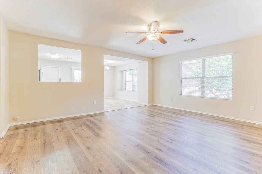 Building Photo - 120 S Valle Verde