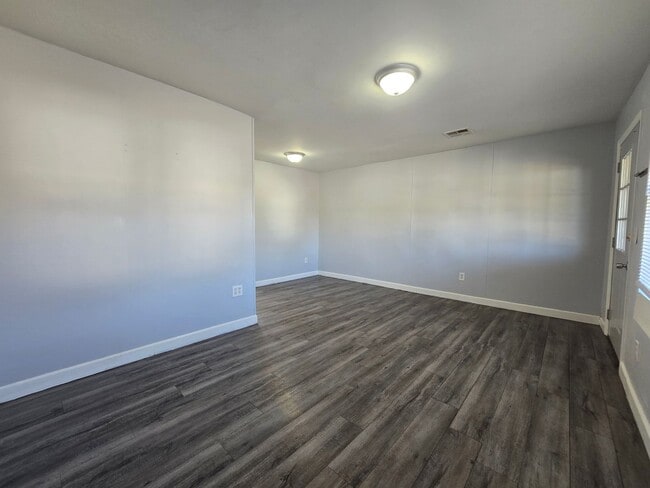 Building Photo - 2 bed, 1 bath in Shawnee, OK!