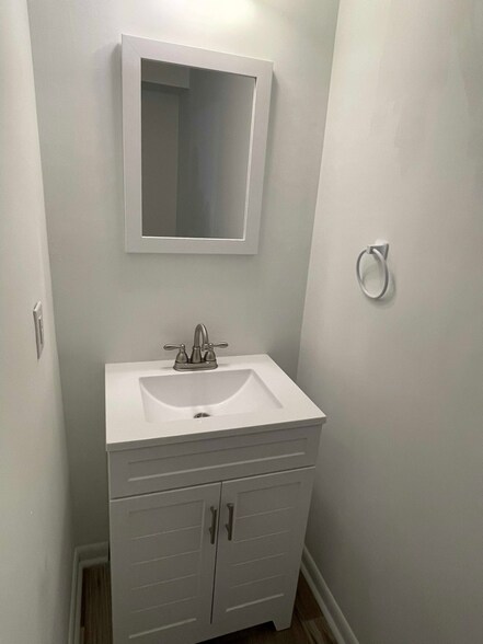 Building Photo - 1 Hapgood Hill