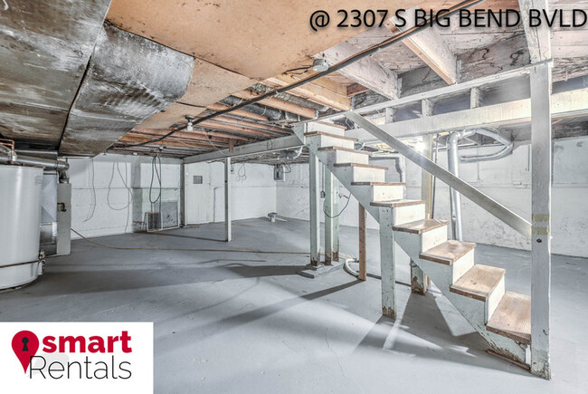 Building Photo - 2307 S Big Bend Blvd