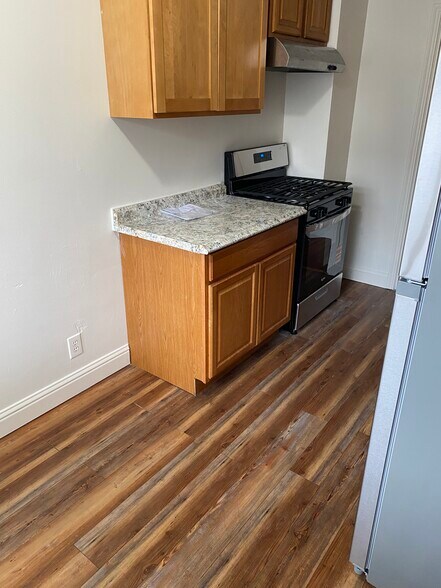 Building Photo - 1246 80th Ave